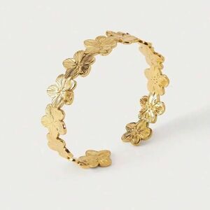 Gold Floral Bracelet R119